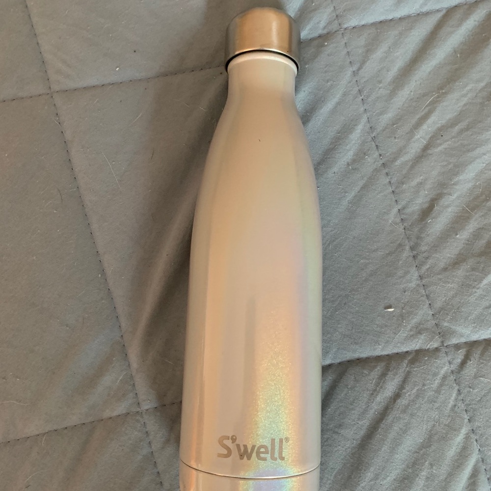 Swell water bottle 17 oz